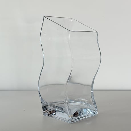 vase wriggling 90s