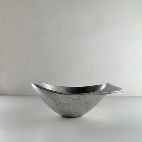 cast aluminum bowl 90s