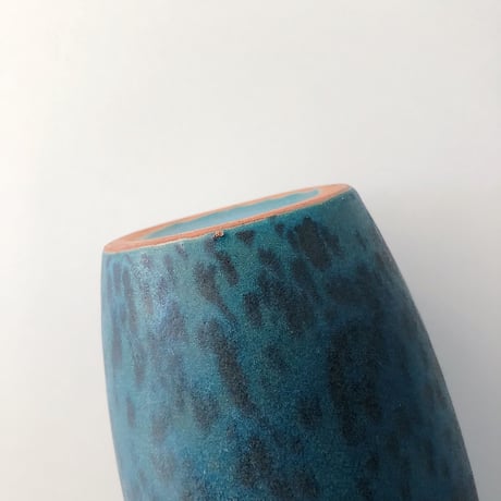 vase ocean blue