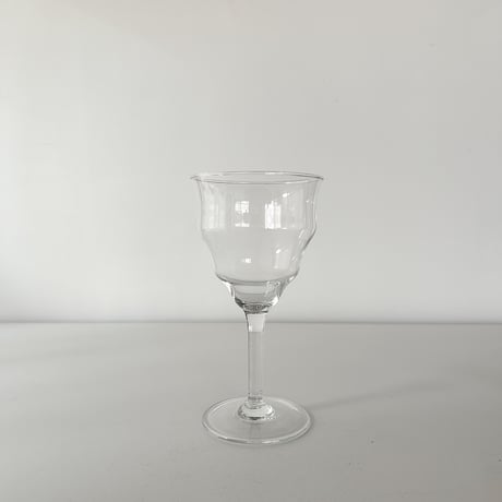 vague wine glass Europe