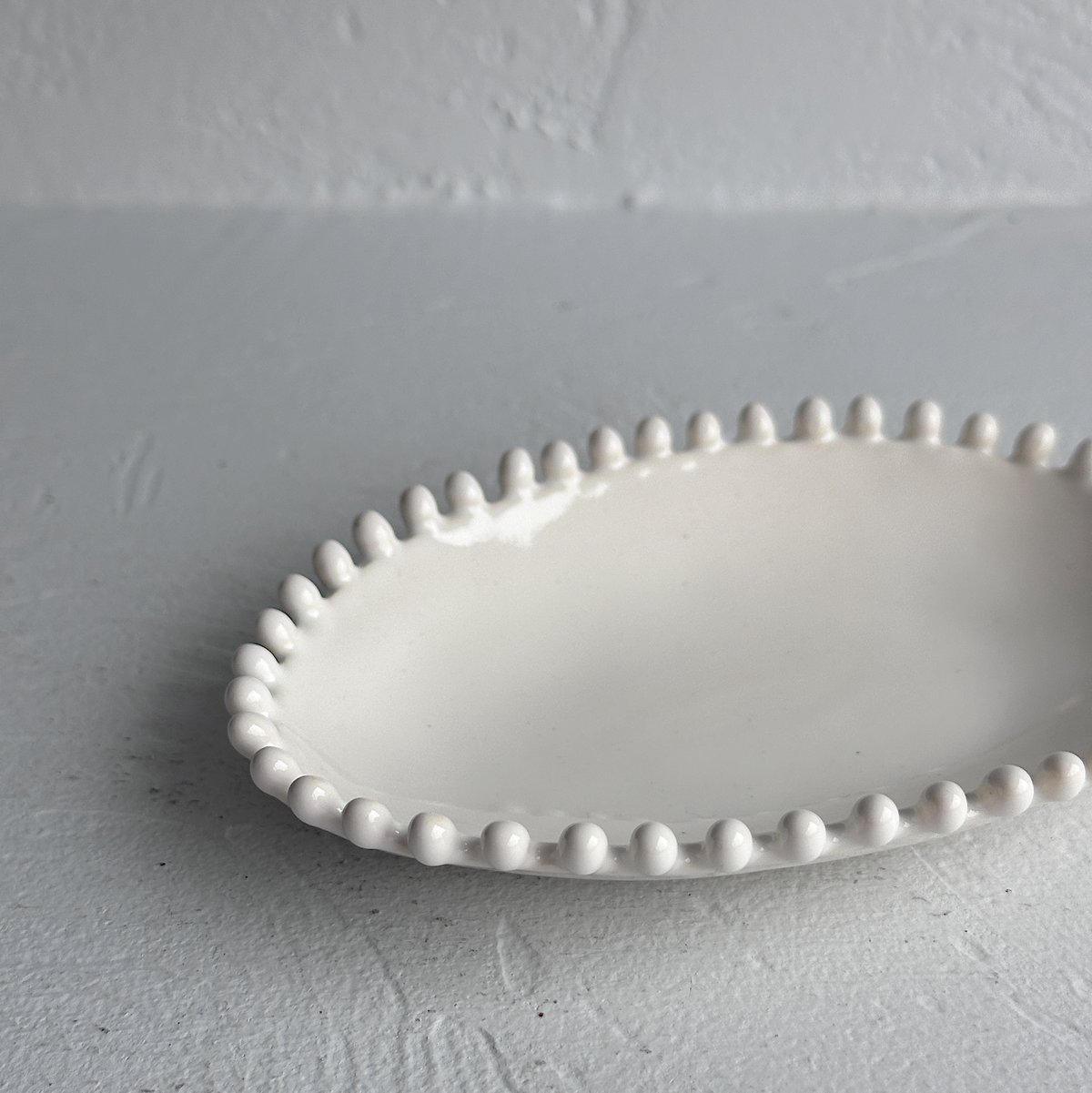AYA COURVOISIER PERLE OVAL PLATE | EYEON gener