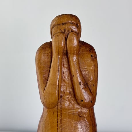 object woman crying 30s Europe