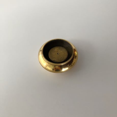 brass pot rounded