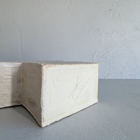 AYA COURVOISIER    vase KIRIE / TEXTURED