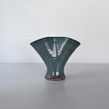 Bolingey pinched vase -marine blue