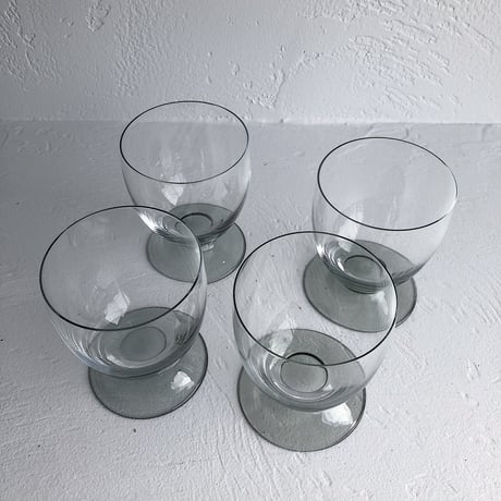 glass tumblers on base clear-grey