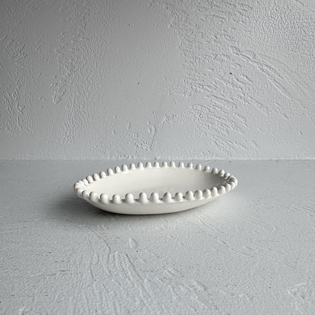 AYA COURVOISIER  PERLE OVAL PLATE