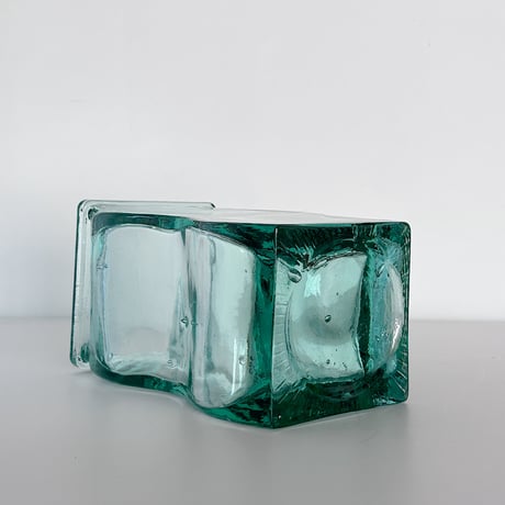 wavy curvy famine vase 90s Spain