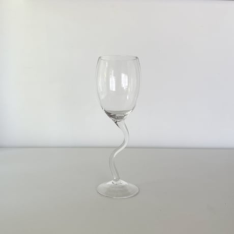 wiggling glass 80s unknown