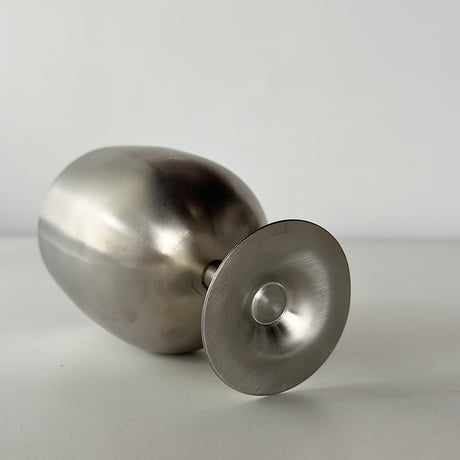 stainless-steel goblet plump