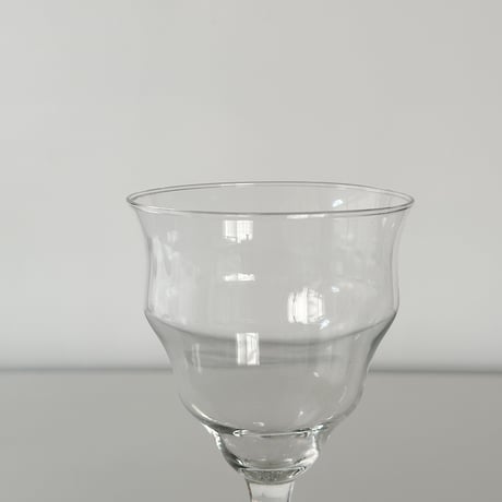 vague wine glass Europe
