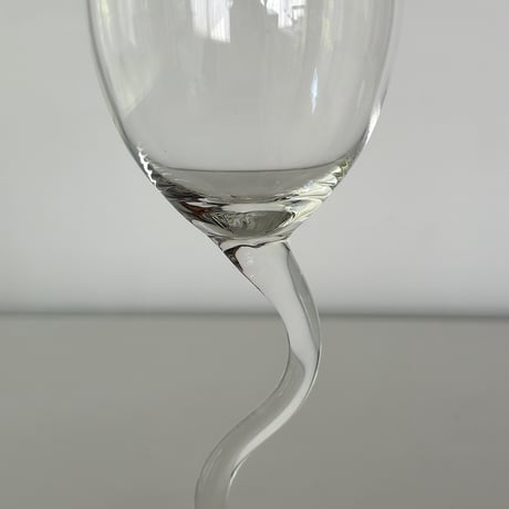wiggling glass 80s unknown
