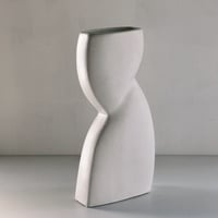 nejiri vase