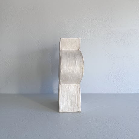 AYA COURVOISIER    vase KIRIE / TEXTURED