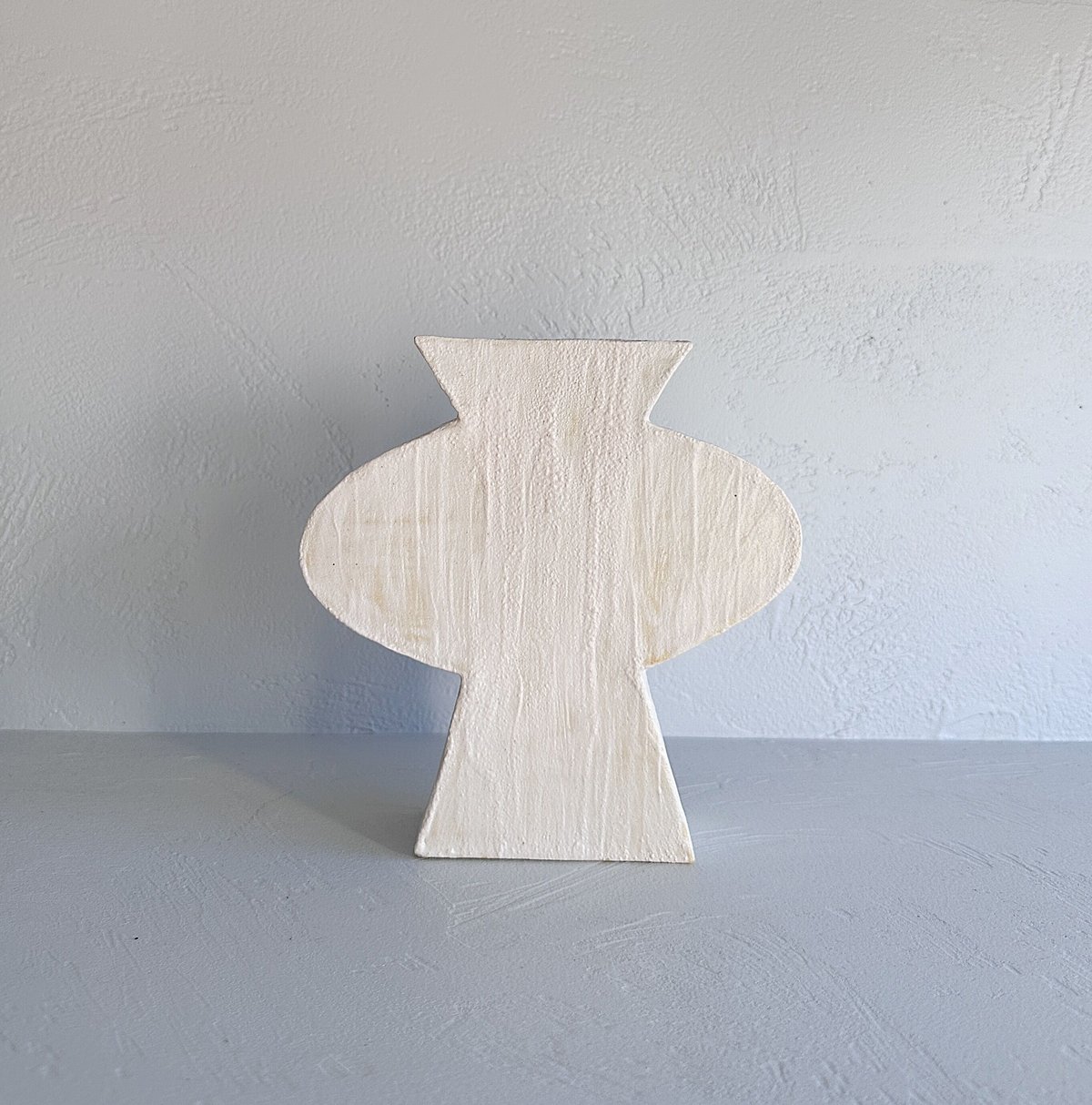 Aya Courvoisier kirie フラワーベース fit=scale-down,w=1200