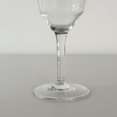 vague wine glass Europe