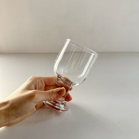 chubby stem wine glass 80s Europe
