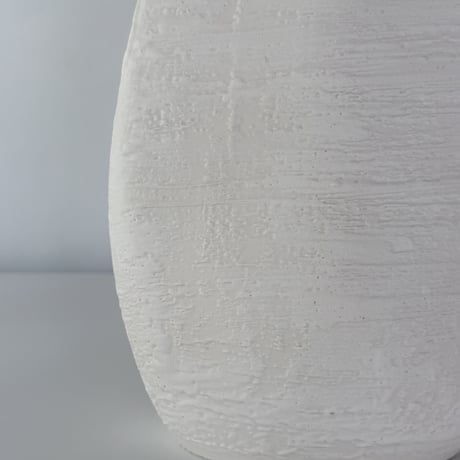 white thin vase 70s CANADA