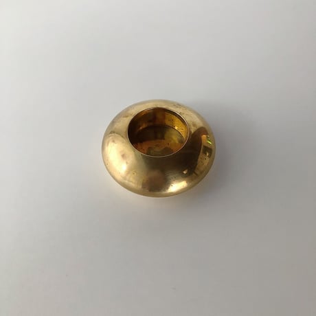 brass pot rounded