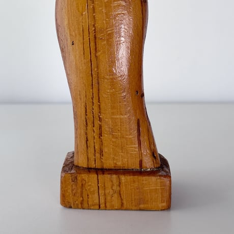 object woman crying 30s Europe