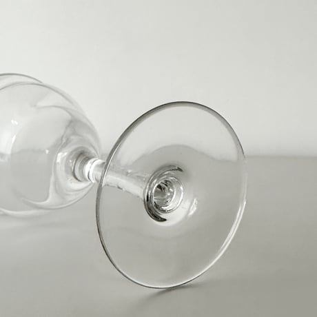 vague wine glass Europe