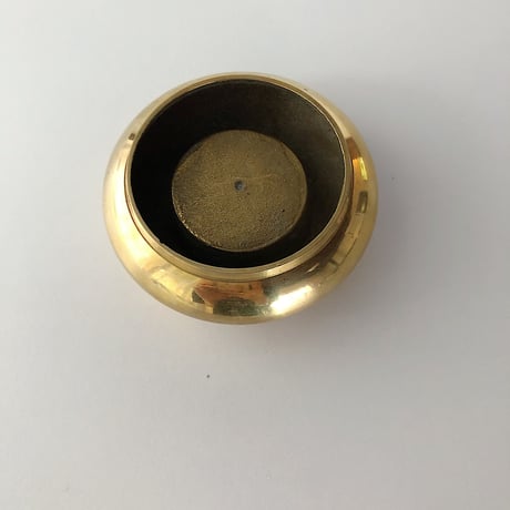 brass pot rounded