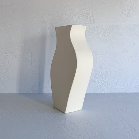 AYA COURVOISIER    vase FORME / MATT