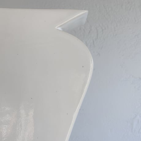 AYA COURVOISIER    vase DESSIN / WHITE