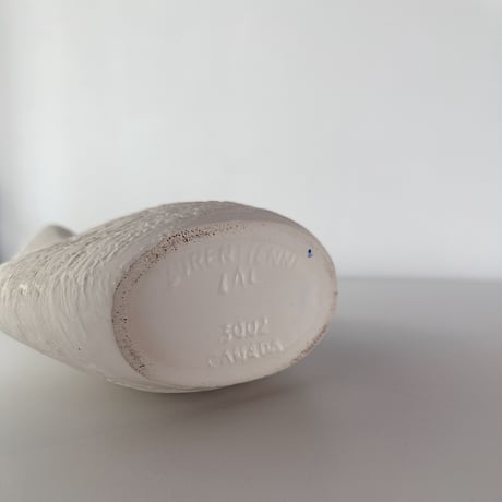 white thin vase 70s CANADA