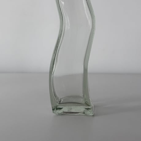 vintage curved bottle vase 70s USA