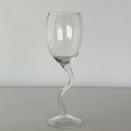 wiggling glass 80s unknown