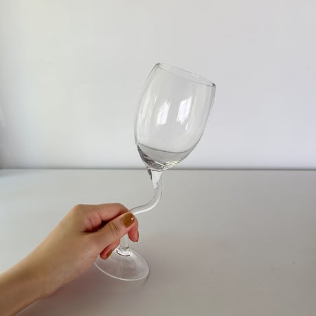 wiggling glass 80s unknown