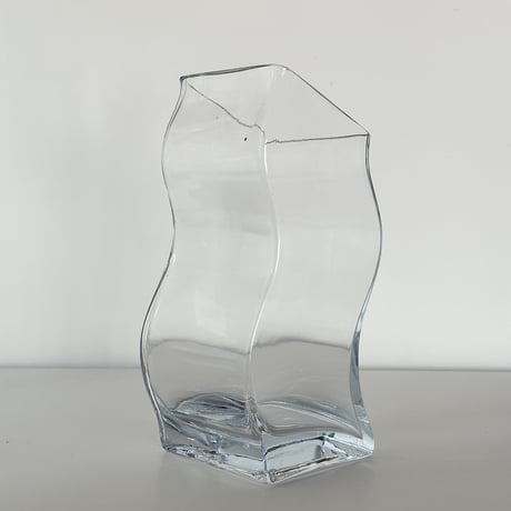 vase wriggling 90s