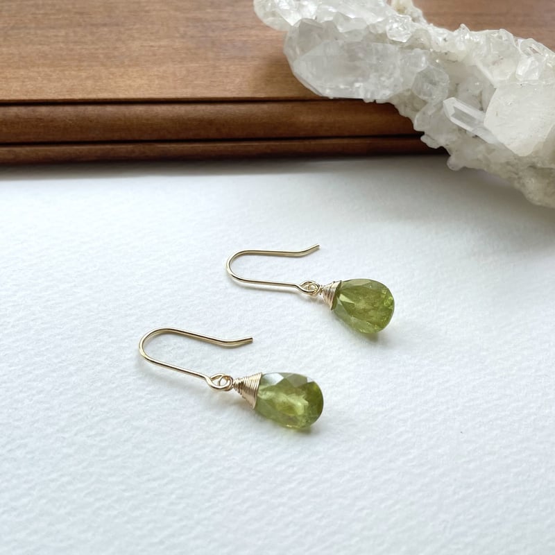 14kgf 天然 スフェーン×エチオピアンオパール×アパタイト ピアス