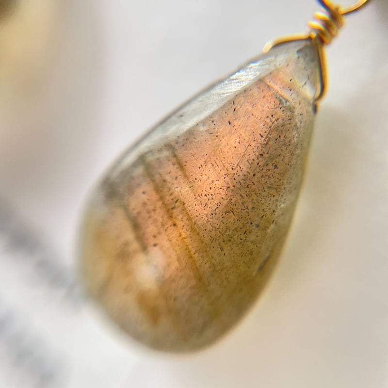 14kgfラブラドライトカービングピアス/イヤリング