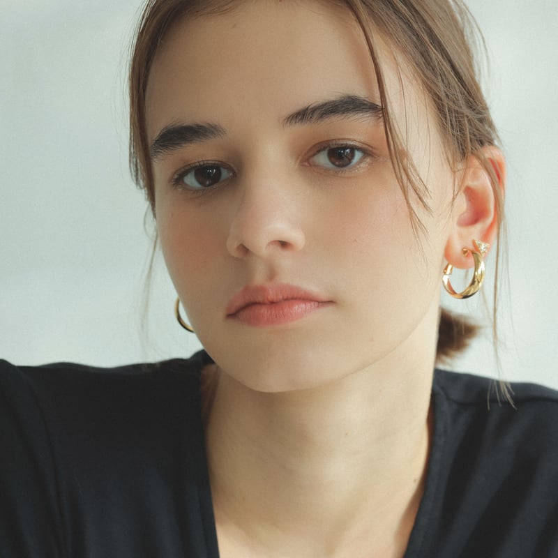 CLAIRE フープピアス〈18Kポスト〉 | The May Chang (ザ メイチャン)