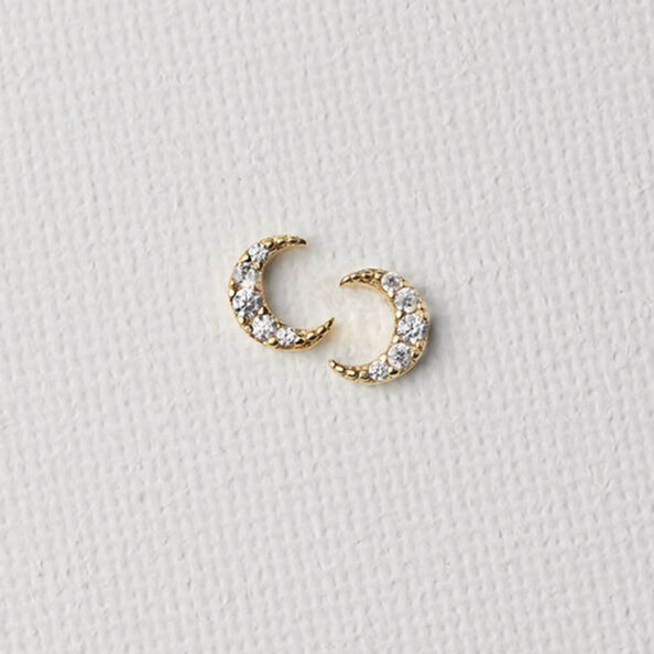 18K ピアス　Moonモチーフ　18K刻印有 K18 Harf Moon Stud Earrings LUZON -ルゾン- | Ops.(オプス