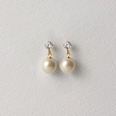 揺れる清楚な輝きを18金ポストで　BELLA　パールドロップピアス〈18Kポスト〉