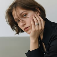 目にするたび心躍る、眩く立体的な光のループ　NIDO  シルバー925製ループリング