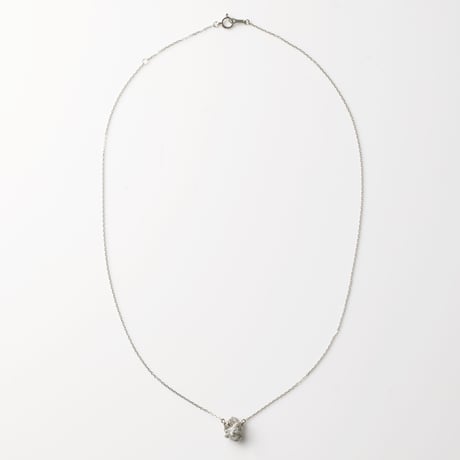 大人の美意識と響き合うくすみカラー　AARUSHI　グレイッシュダイヤモンド3.11ct　Ptネックレス