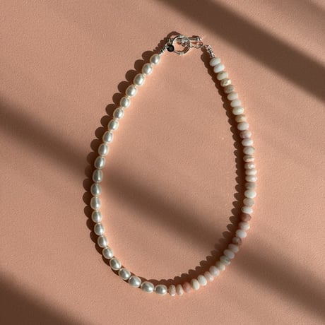 ほの甘い明るさで表情を彩る　[nature TMC] Rosewater Drop ネックレス