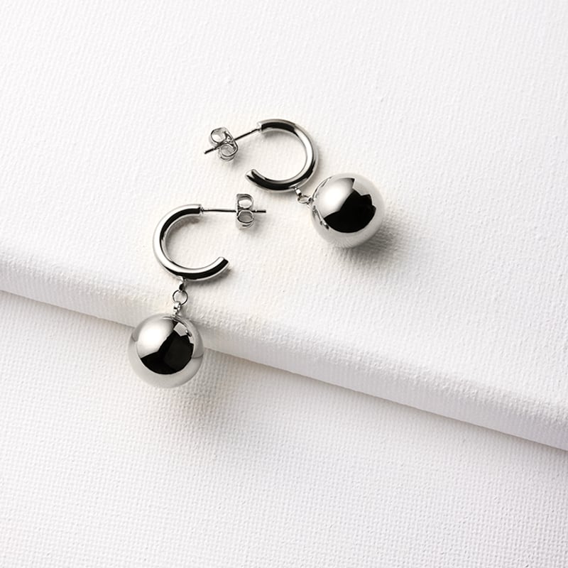 BLOOM フープ&ボールピアス | The May Chang (ザ メイチャン) BLOOM フープ&ボールピアス | The May Chang (ザ メイチャン)
