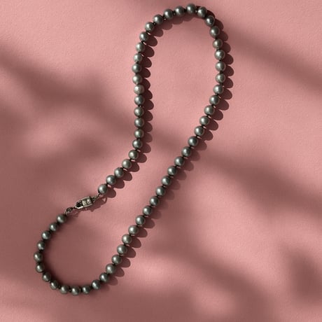 影と光を味方につける、大人のためのグレーパール　[nature TMC] Shadow Lock ネックレス