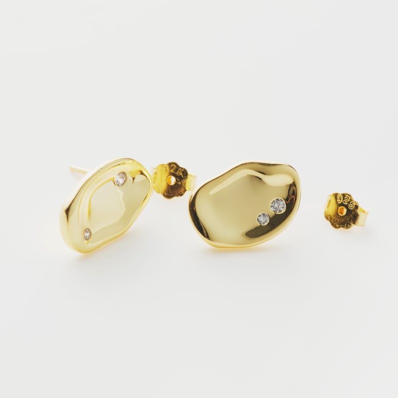 ROSE シルバー925製スタッドピアス | The May Chang (ザ メイチャン) ROSE シルバー925製スタッドピアス | The May Chang (ザ メイチャン)