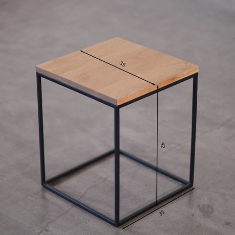 DE OAK SIDE TABLE
