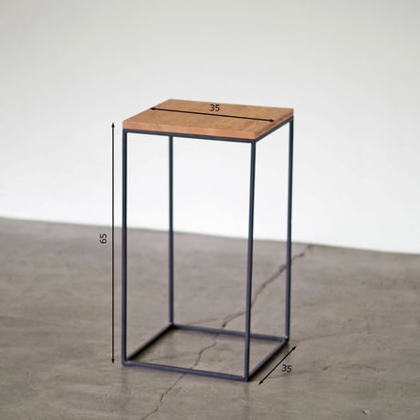 DE OAK SIDE TABLE