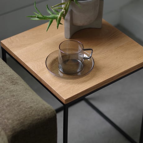 DE OAK SIDE TABLE
