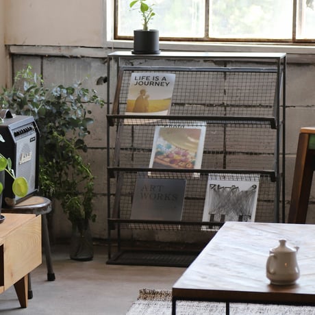 IRON DISPLAY MAGAZINE RACK
