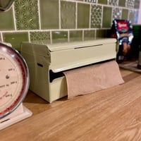 TISSUE DISPENSER