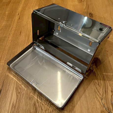 TISSUE DISPENSER